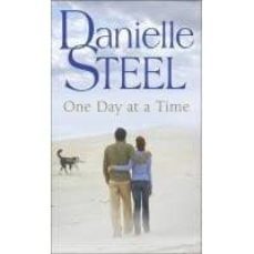 one day at a time-danielle steel-9780552159883