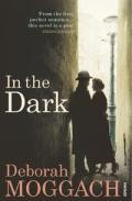 In The Dark por Deborah Moggach